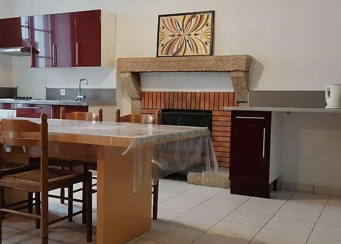 Le Puy Du Fou A 5 Km 4 Personnes *